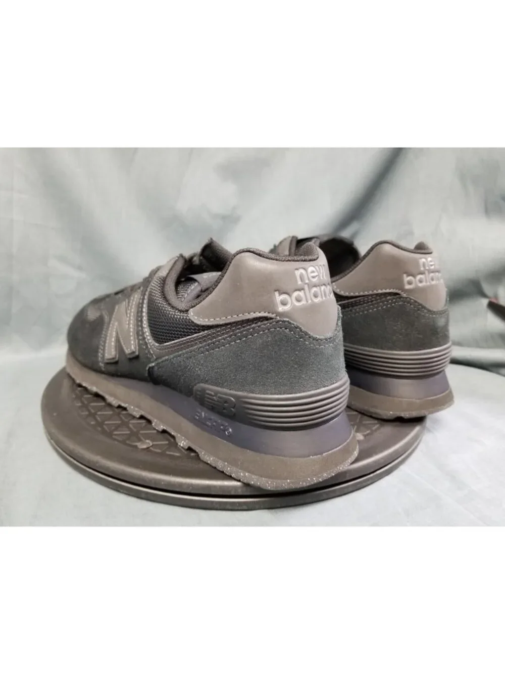 New Balance 574 Core Sneakers Suede ML574EVE Black Men's Size 10.5 NEW NO BOX!